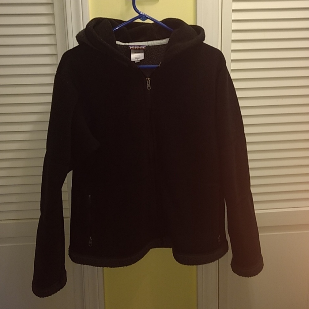Patagonia Artic zip fleece jacket with hood.